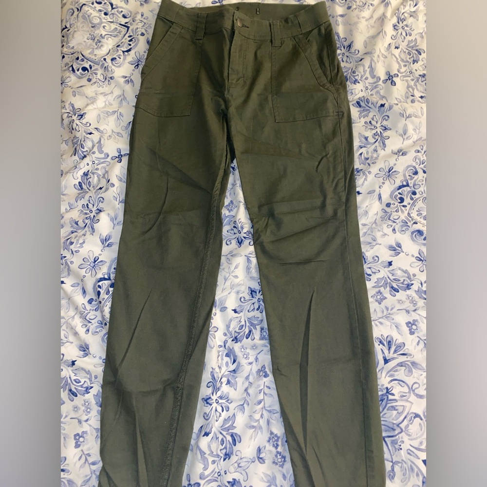 Toad&Co Green Cargo Pants Straight-Leg Design